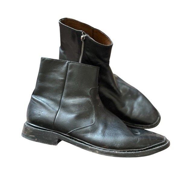 Frye Black Chelsea Boots, size 10.5 - Picture 1 of 6